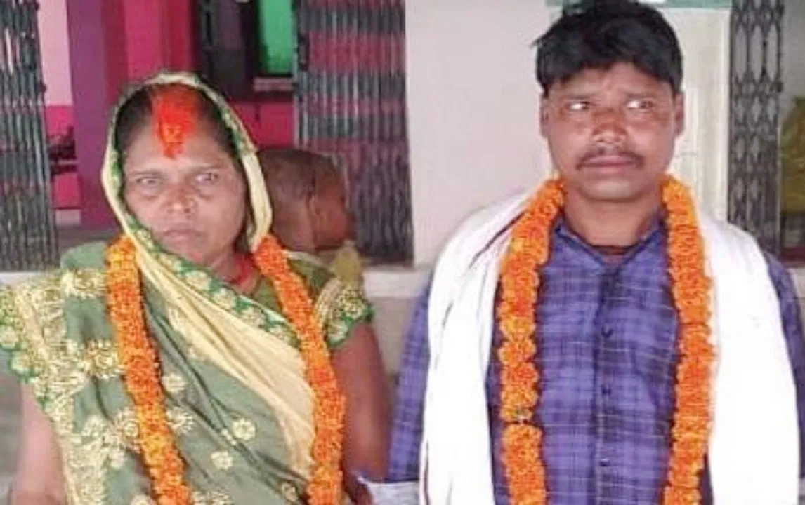 पोते संग दादी फरार