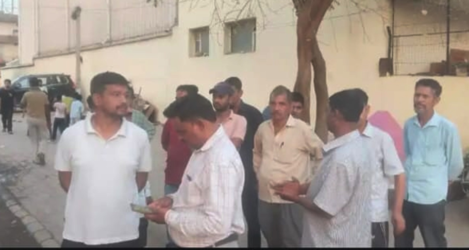 पंचकूला में साथी युवक के गर्दन में कस्सी मारकर भागा, सड़क पर तड़पता रहा