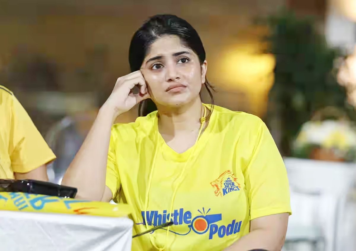 धोनी के धुरंधर हुए फेल, नरेन-वरुण की चली फिरकी, कोलकाता नाइट राइडर्स ने चैन्नइ सुपर किंग्स को धो डाला