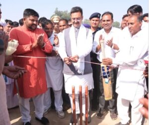 विस अध्यक्ष कल्यणाण ने गांव सरफाबाद में क्रिकेट टूर्नामेंट का किया उद्घाटन