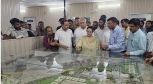 रेवाड़ी के भालखी माजरा गांव में निर्माणाधीन एम्स का निरीक्षण करने पहुंची स्वास्थ्य मंत्री