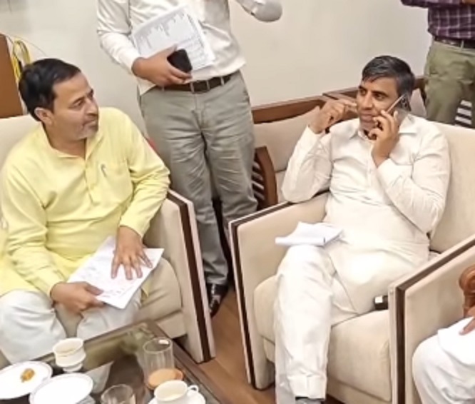 Education Minister Shri Mahipal Dhanda