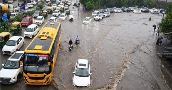 गुरुग्राम में बांध टूटा