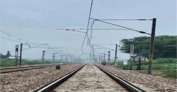 पानीपत में दो घंटे रुकी वंदे भारत